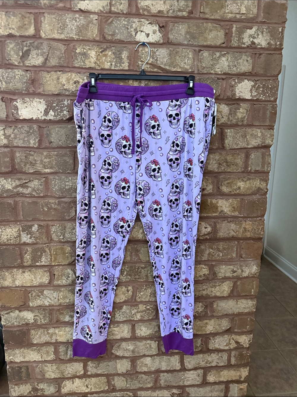 Bomb party Halloween lounge wear Size 2XL